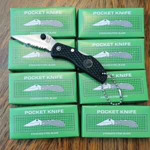 Bundle of 8 small lock blade knives in boxes